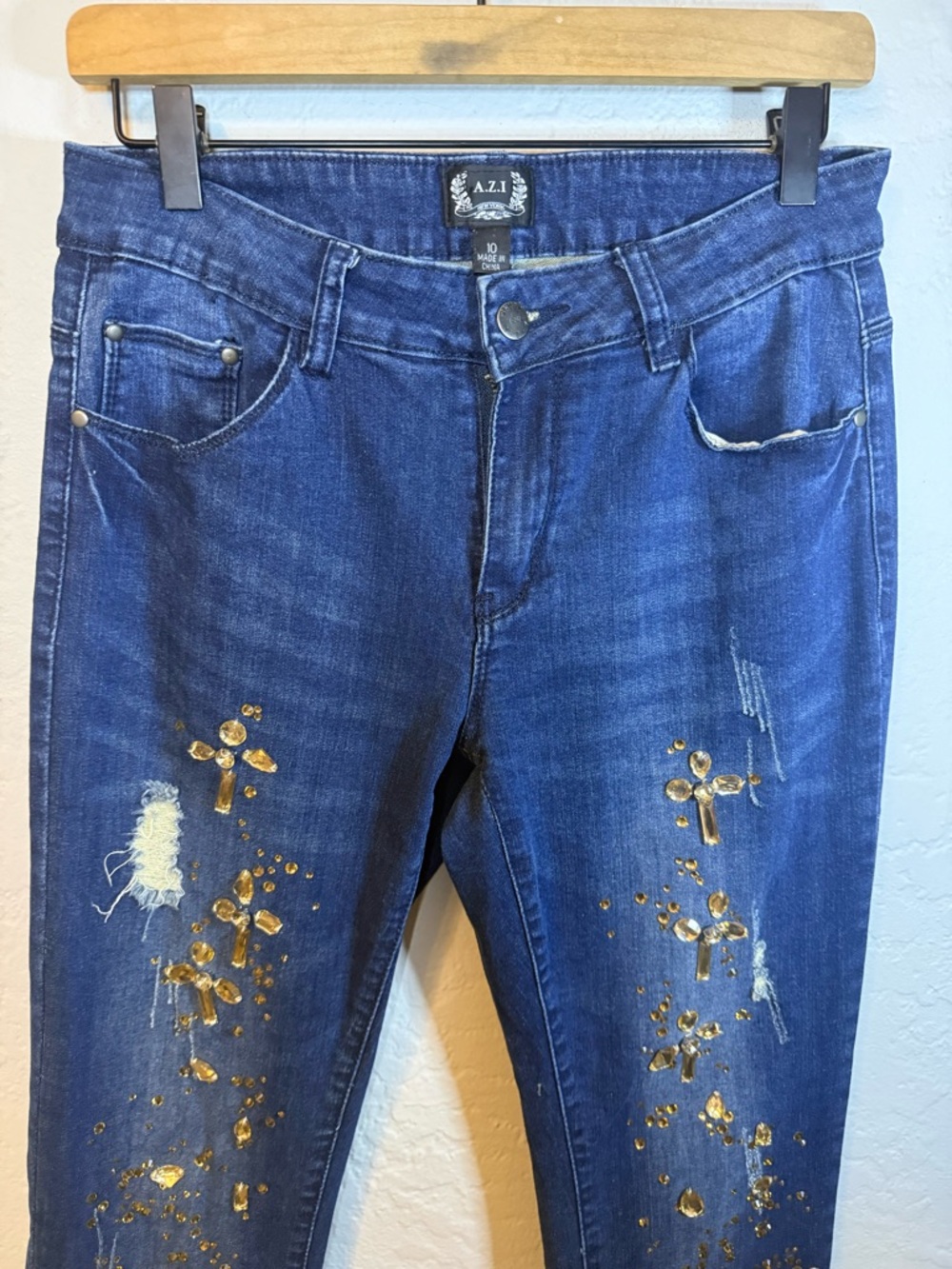 AZI Women’s Embellished Jeans Size 10 - Picture 4 of 7
